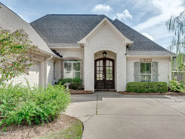261 Bellamy Ct, Flowood, MS 39232