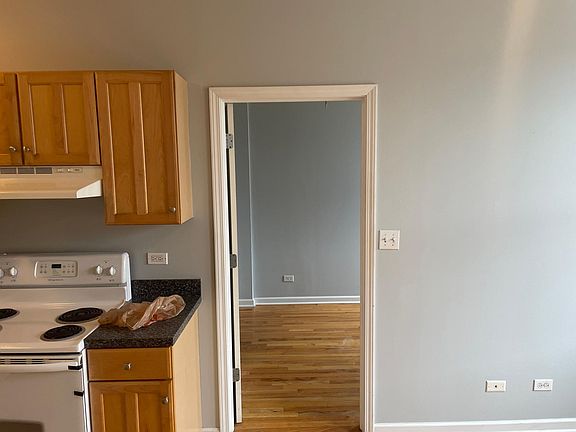 3rd image of 205-3941 N Monticello Ave #205