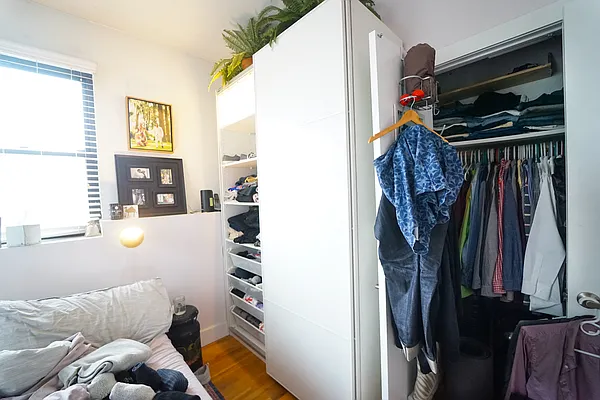 Rented by City Vista Inc | media 5