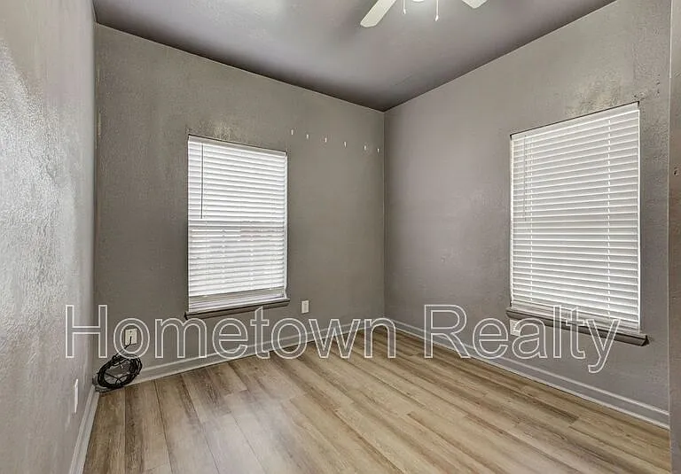 321 SE 25th St — Photo 27