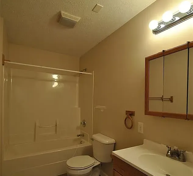 7604 Western Ave — Photo 12