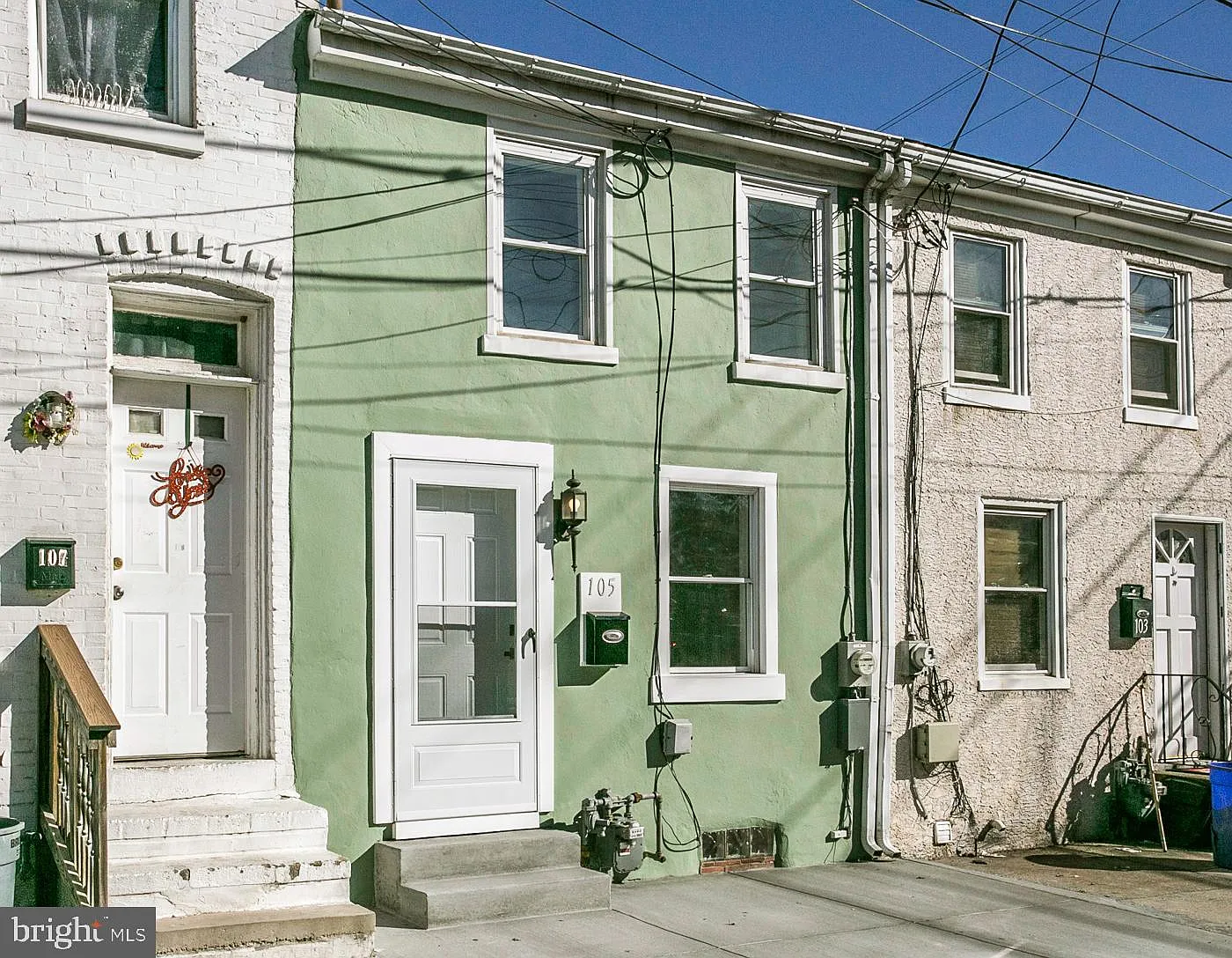105 3rd St photo 1