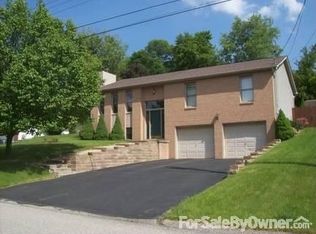 222 Mount Manor Rd, Manor, PA 15665
