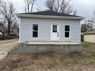 307 W 5th St, Pana, IL 62557