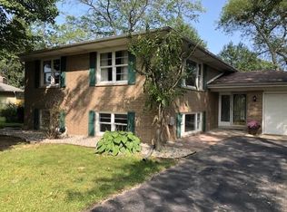 834 S Park Dr, Chesterton, IN 46304