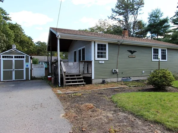 207 Plymouth Ave, Wareham, MA 02571