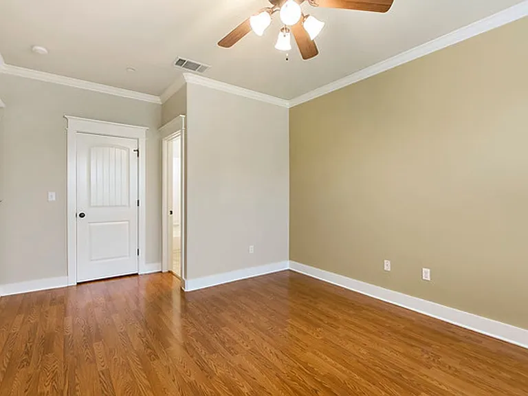 508 Elmwood Pl #C — Photo 16