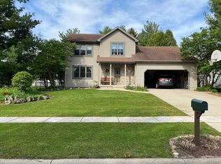 606 Augusta Dr, Waunakee, WI 53597