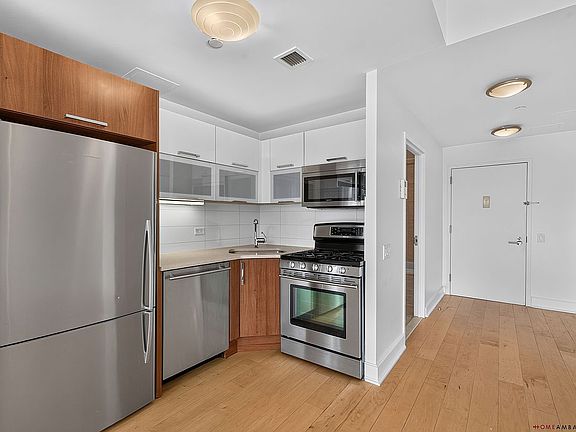 3rd image of 343 4th Ave APT 3L