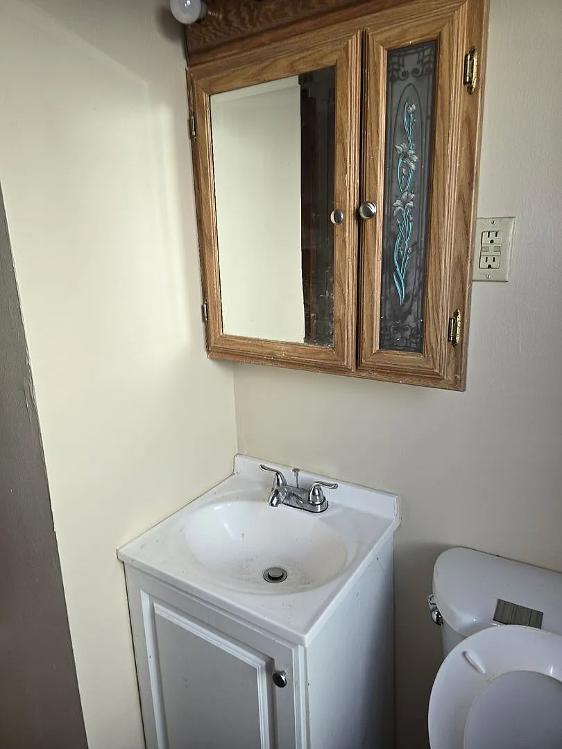 Section 8 Welcome Newly Updated 3-Bedroom / 2-Bath Home — Photo 4