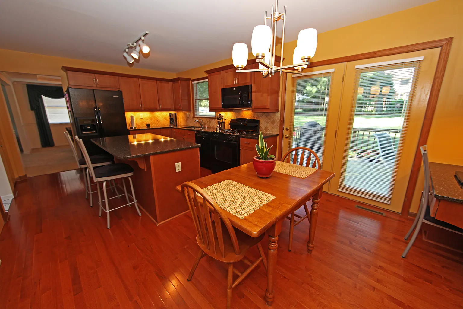 222 Bradford Dr photo 1