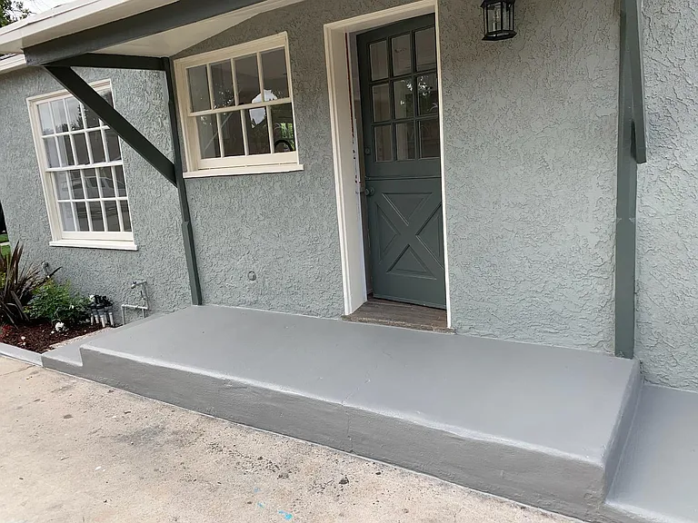 Side entry directly to kitchen