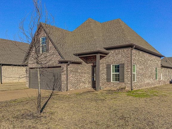 3rd image of 2262 Metcalf Way