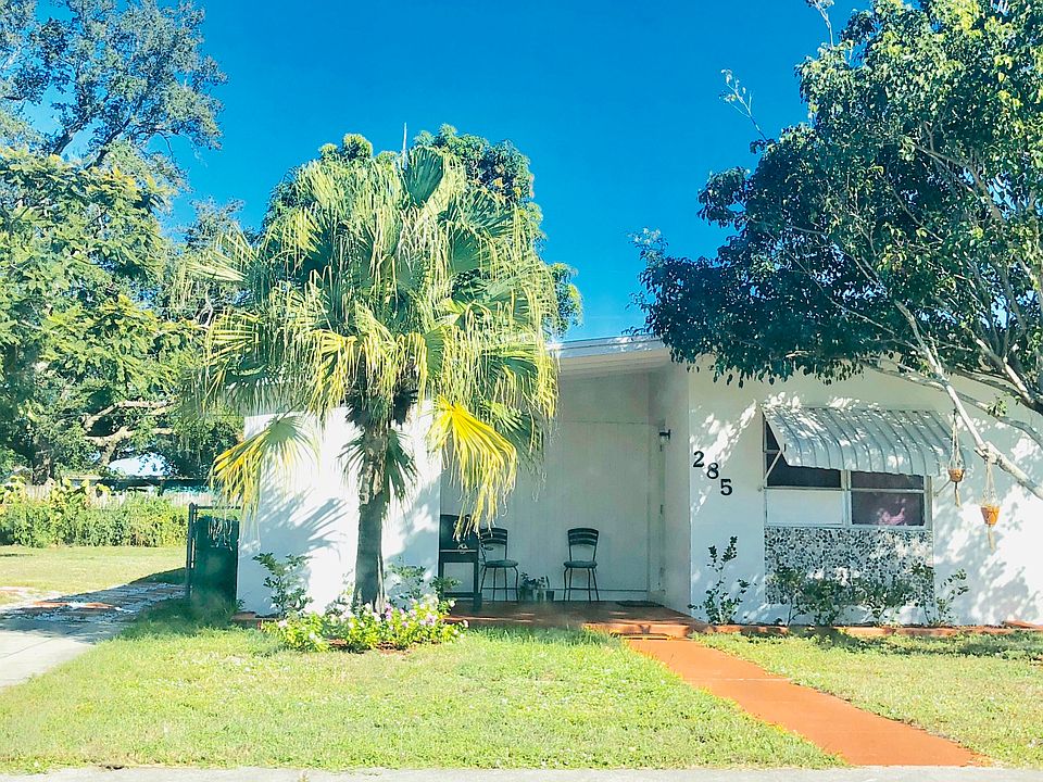 1st image of 285 SE Abeto Ln