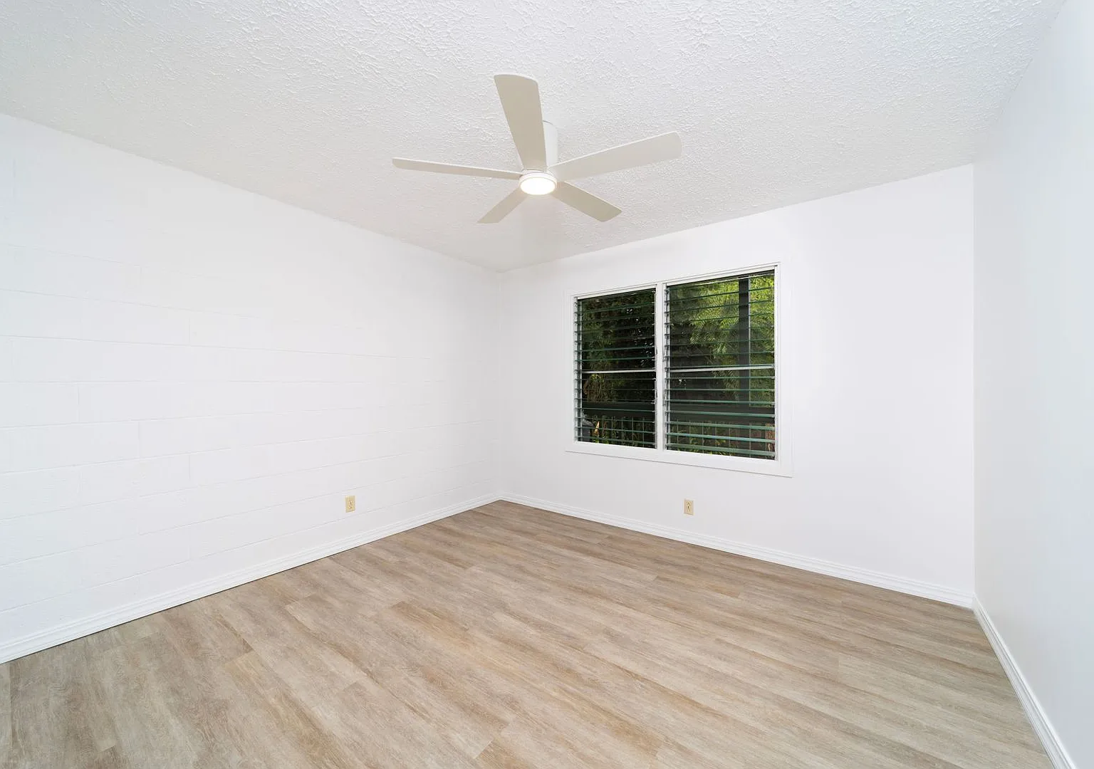 Newly Remodeled City View Apartments — Photo 4