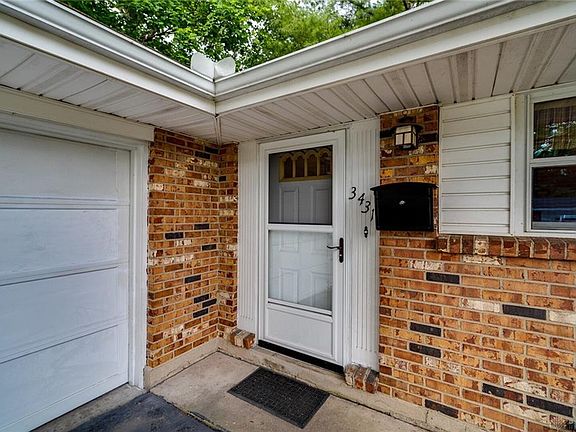 3rd image of 3431 Dahlia Dr
