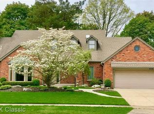 20123 Wayne Rd, Livonia, MI 48152