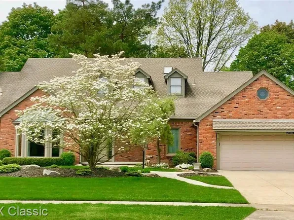 20123 Wayne Rd, Livonia, MI 48152