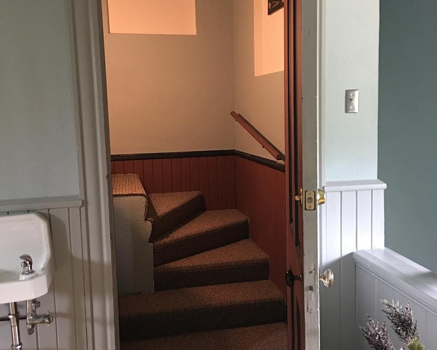 1st image of 521 Westover St