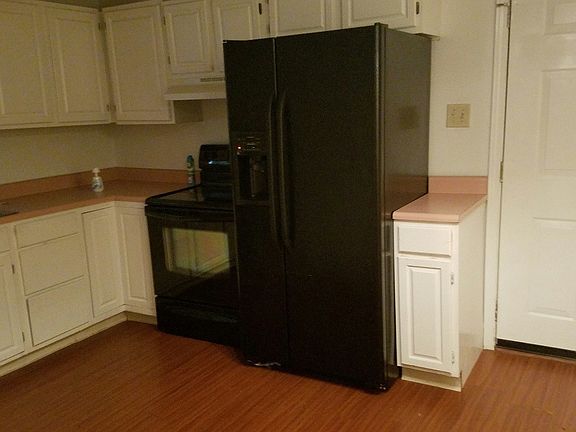 4th image of 24-27 Brice Ln