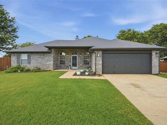 1005 Meadowlake Dr, Noble, OK 73068