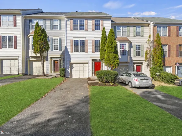 9416 Black Hawk Ct, Manassas Park, VA 20111