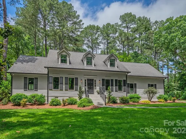 516 Amanda Dr, Matthews, NC 28104