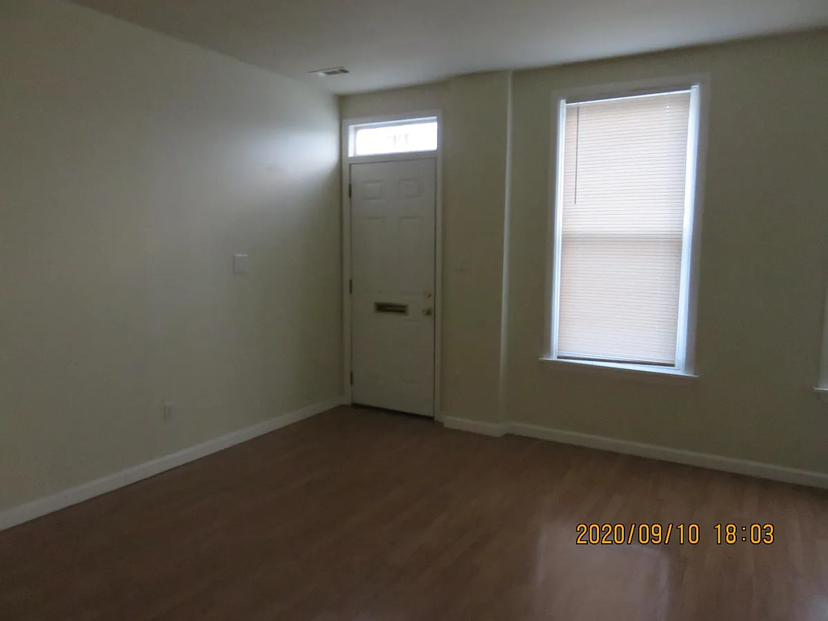 Building Photo - 2313 Lynch St #2313