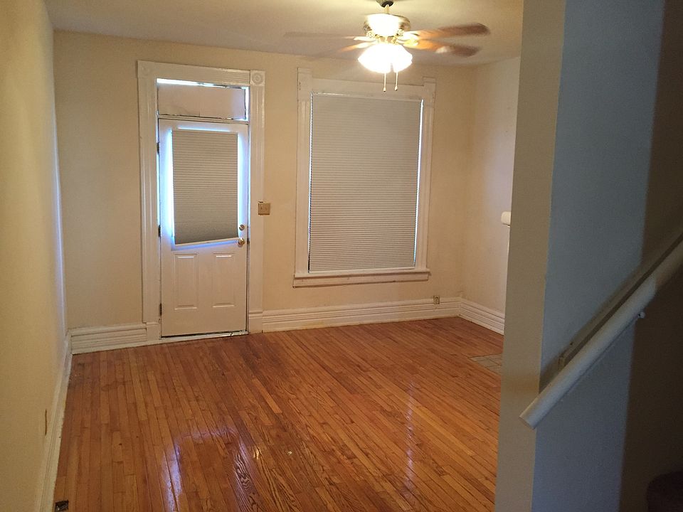 2nd image of 1104 Summit St