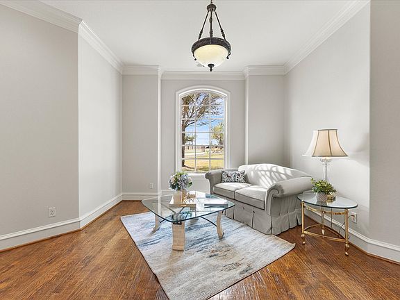 4th image of 161 Ridgemont Dr