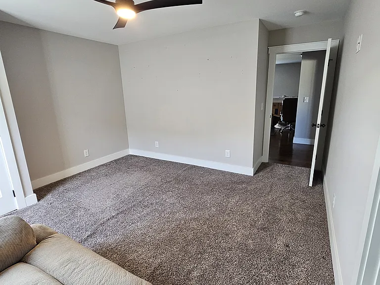 E View Ct — Photo 28