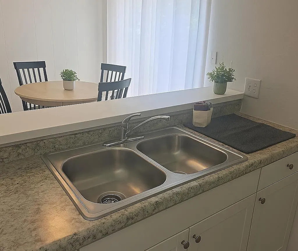 2 bed, 1250 sqft, $1,200 — Photo 4