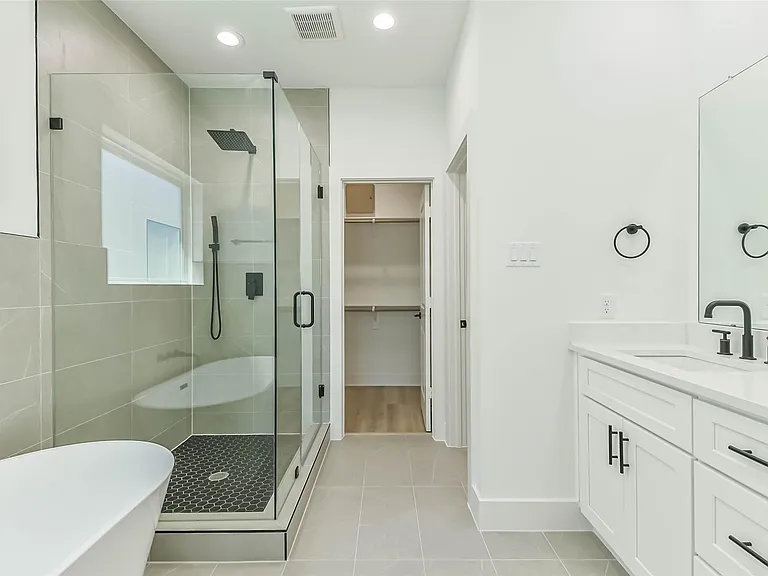5703 Balbo St #F — Photo 27