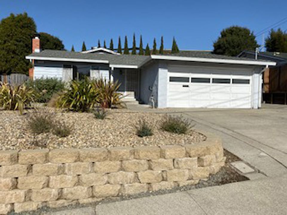 1st image of 2566 Shamrock Dr