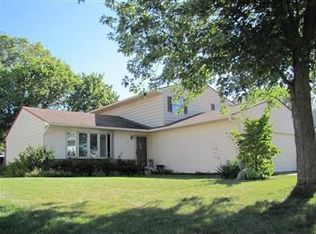 347 Crestview Dr, Elyria, OH 44035