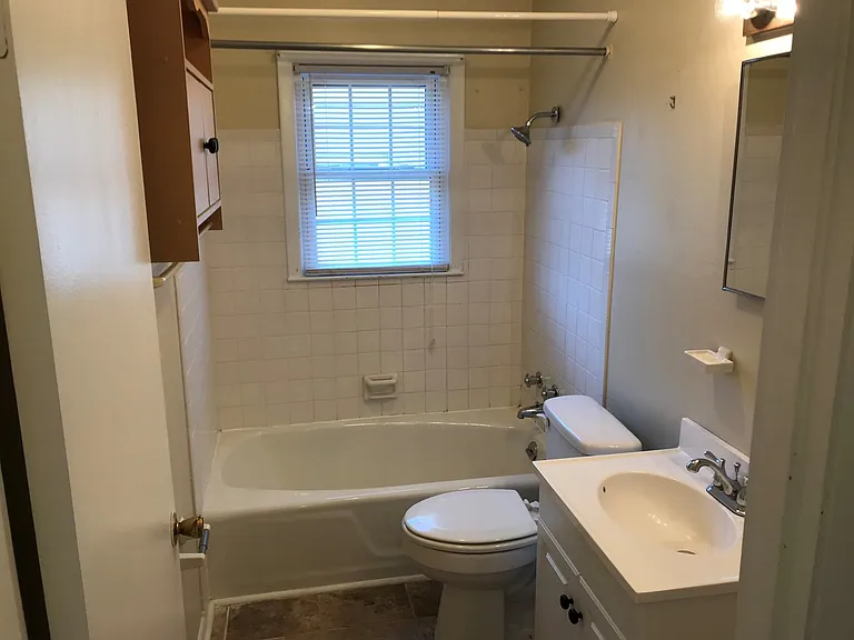 105 Beechwood Avenue Duplex — Photo 12