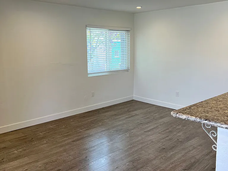 5912 Willoughby Ave #1 — Photo 5