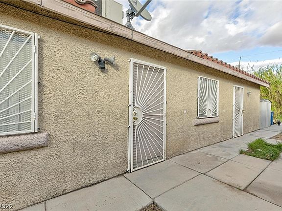 2nd image of 1505 Henry Dr