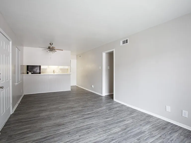 Wellington Estates — Photo 13