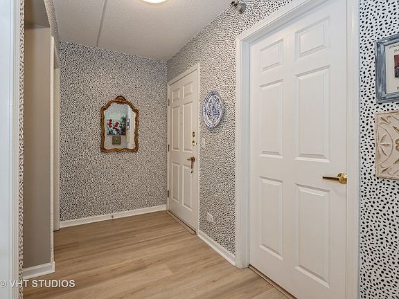 4th image of 7031 W Touhy Ave APT 404
