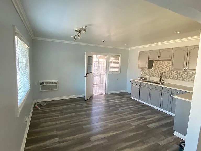 8128 Puritan St — Photo 6