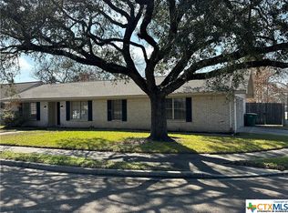 101 Banbury Ln, Victoria, TX 77904