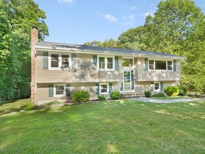 14 Crest Dr, Long Valley, NJ, 07853