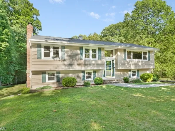14 Crest Dr, Washington Twp., NJ 07853