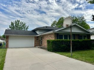 226 Meadows Rd S, Bourbonnais, IL 60914