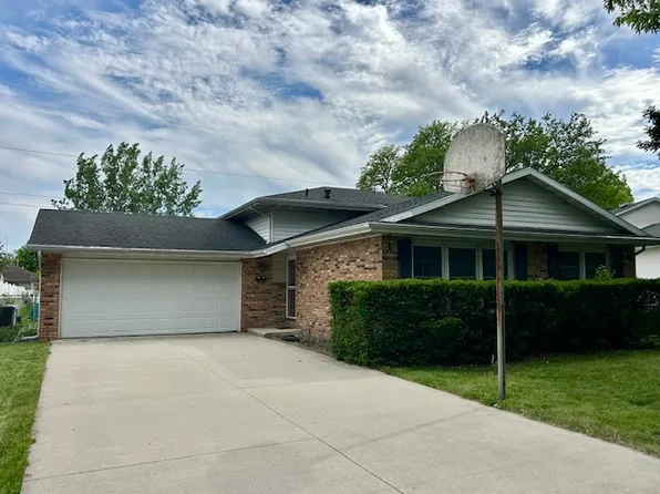 226 Meadows Rd S, Bourbonnais, IL 60914