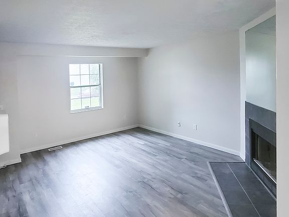 3rd image of 2426 Hannaway Ln