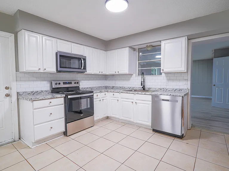 806 E Verbena Ave — Photo 4