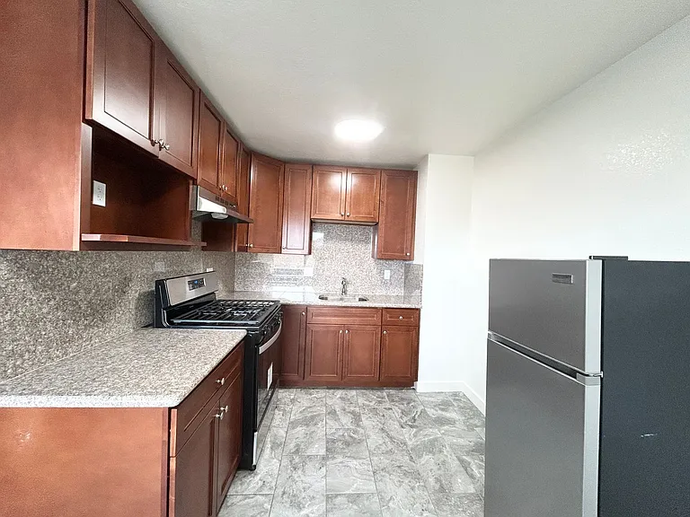 3800 Waller Ave — Photo 4