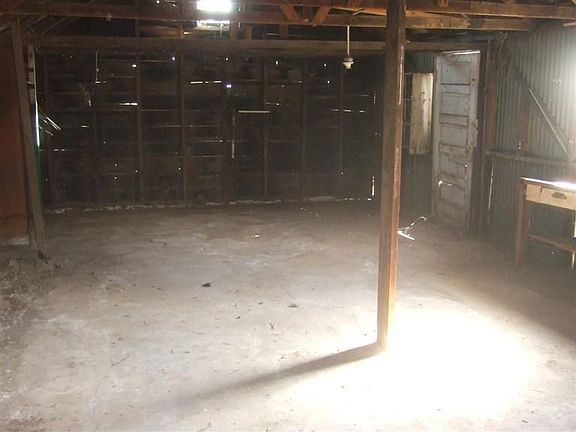 4th image of 4025 Washington Ave